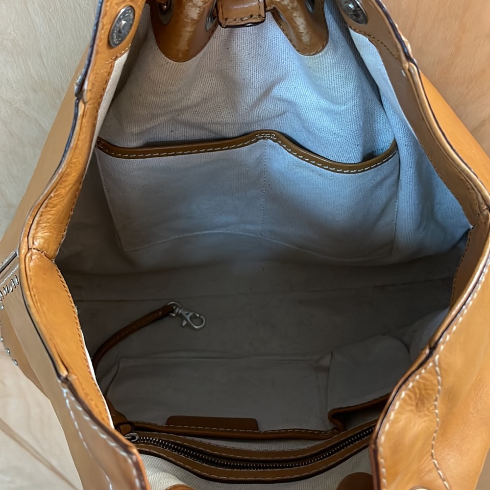 Women’s Michael Kors XL Astor Leather Studded Tote Hobo Bag Cognac Tan - Picture 4 of 5